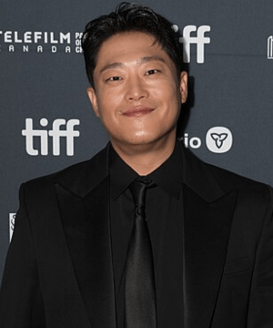 Im Seong-jae as Kang Ro-bin