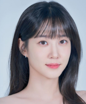Park Eun-bin as Eun Chae-ni
